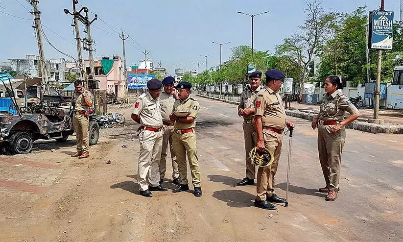 ഗുജറാത്തിൽ വീണ്ടും വർഗീയ സംഘർഷം; നാല് പേർ കസ്റ്റഡിയിൽ