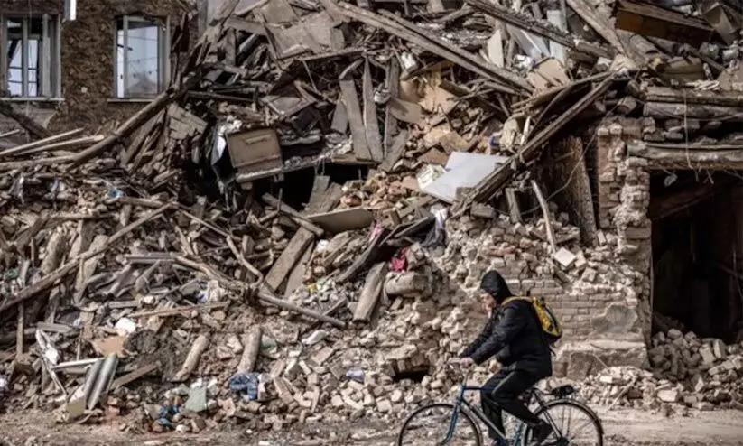 റഷ്യൻസേന ഖാർകിവിൽ സ്ഥാപിച്ച കുഴിബോംബുകൾ യുക്രെയ്ൻ നീക്കി തുടങ്ങി