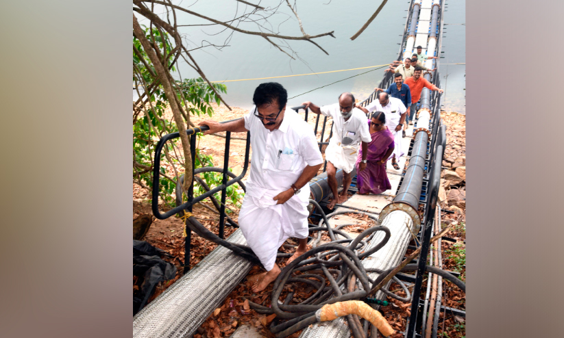 കോർപറേഷൻ പരിധിയിലെ കലക്കവെള്ള വിവാദം: കോൺഗ്രസ് കൗൺസിലർമാർ എട്ടുകാലി മമ്മൂഞ്ഞുകളാവുന്നു -മേയർ കോർപറേഷൻ പരിധിയിലെ കലക്കവെള്ള വിവാദം: കോൺഗ്രസ് കൗൺസിലർമാർ എട്ടുകാലി മമ്മൂഞ്ഞുകളാവുന്നു -മേയർ