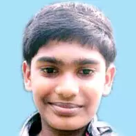 ബൈ​ക്ക് മ​റി​ഞ്ഞ് ബ​സി​ന​ടി​യി​ലേ​ക്ക് വീ​ണ വി​ദ്യാ​ര്‍ഥി മ​രി​ച്ചു