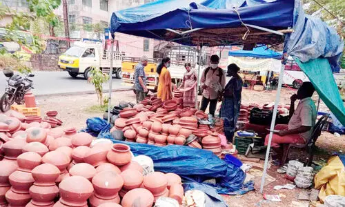 വിഷു വിപണിയിൽ പാലക്കാടൻ കണിക്കലങ്ങൾ