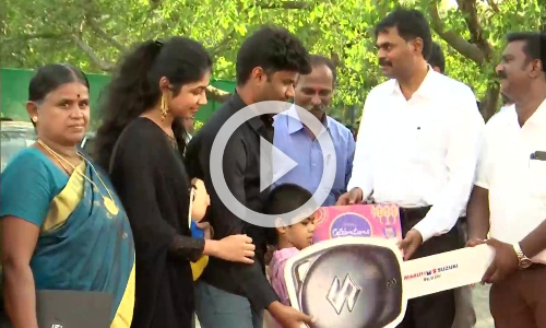 ജീവനക്കാർക്ക് കാറുകൾ സമ്മാനിച്ച് ചെന്നൈയിലെ ഐ.ടി കമ്പനി