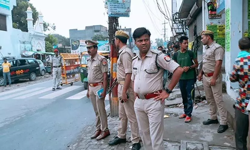 പരോളിലിറങ്ങി മുങ്ങിയ ബലാത്സംഗ കേസ് പ്രതി 33 വർഷങ്ങൾക്ക് ശേഷം അറസ്റ്റിൽ പരോളിലിറങ്ങി മുങ്ങിയ ബലാത്സംഗ കേസ് പ്രതി 33 വർഷങ്ങൾക്ക് ശേഷം അറസ്റ്റിൽ