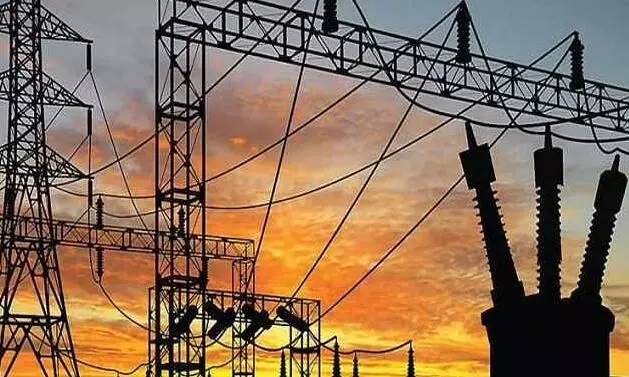 വോൾട്ടേജ് വ്യത്യാസം: 40വീടുകളിലെ വൈദ്യുതി ഉപകരണങ്ങൾ കേടായി