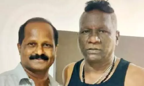 വാന്‍ബാസ്റ്റന്‍ ഗോളിലെ വിജയ സന്തോഷം