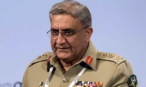 പാക് സൈനിക മേധാവിയെ വിമർശിച്ചതിന് ഇംറാൻ ഖാന്റെ പാർട്ടി പ്രവർത്തകർ അറസ്റ്റിൽ