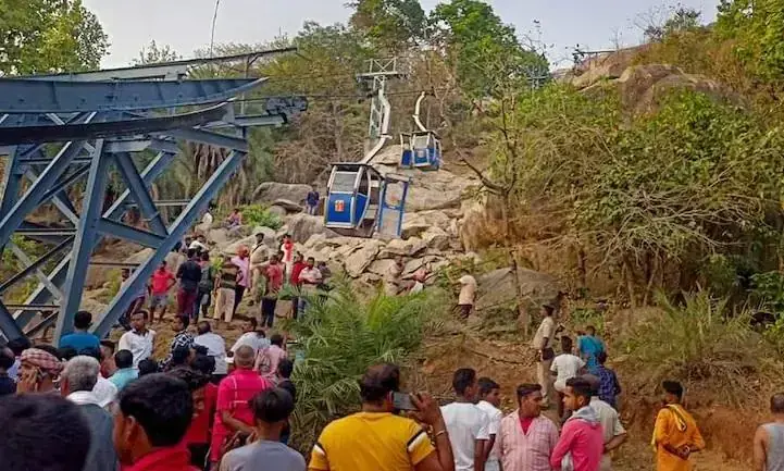 വെള്ളം കിട്ടിയില്ലെങ്കിൽ കുടിക്കാൻ കുപ്പിയിൽ മൂത്രമൊഴിച്ചു; റോപ്‌വേ അപകടത്തിൽപെട്ടവർ പറയുന്നു