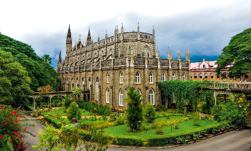 ആത്മവിദ്യാലയത്തിന്റെ തിരുമുറിവ്