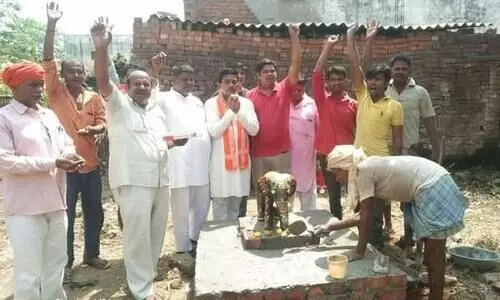 അതിർത്തി തർക്കത്തിന് വർഗീയ നിറം നൽകി മുതലെടുപ്പ്; മുസ്‍ലിം യുവാവിന്റെ ഭൂമി കയ്യേറി പ്രതിമ സ്ഥാപിച്ചു