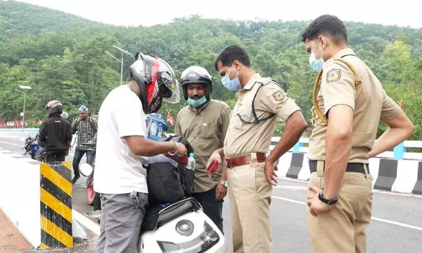 വിഷു, ഈസ്റ്റർ ആഘോഷം; കേരള-കർണാടക അതിർത്തിയിൽ പരിശോധന ശക്തമാക്കി