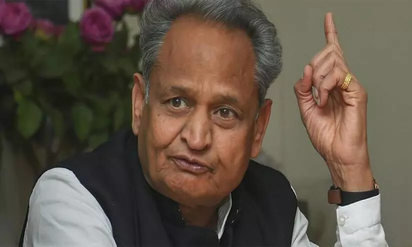 വർഗീയ സംഘർഷത്തിന് പിന്നാലെ കരൗലി ജില്ലാ കലക്ടറടക്കം 69 ഉദ്യോഗസ്ഥർക്ക് സ്ഥലം മാറ്റം വർഗീയ സംഘർഷത്തിന് പിന്നാലെ കരൗലി ജില്ലാ കലക്ടറടക്കം 69 ഉദ്യോഗസ്ഥർക്ക് സ്ഥലം മാറ്റം