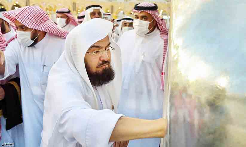 ഹറമിൽ സുഗന്ധം പുകയ്ക്കാനും പൂശാനും 150 പേർ ഹറമിൽ സുഗന്ധം പുകയ്ക്കാനും പൂശാനും 150 പേർ