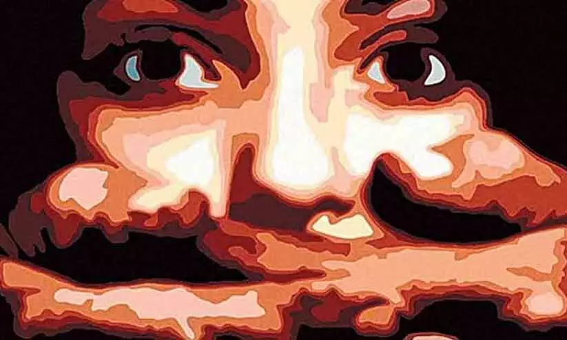 വെള്ളം ചോദിച്ച് വീട്ടിൽ കയറി പതിനാലുകാരിയെ പീഡിപ്പിച്ചു; യുവാവ് അറസ്റ്റിൽ വെള്ളം ചോദിച്ച് വീട്ടിൽ കയറി പതിനാലുകാരിയെ പീഡിപ്പിച്ചു; യുവാവ് അറസ്റ്റിൽ