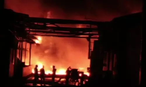ആന്ധ്രപ്രദേശിൽ കെമിക്കൽ ഫാക്ടറിയിൽ തീപിടിത്തം; ആറു മരണം; 12 പേർക്ക് പരിക്ക് ആന്ധ്രപ്രദേശിൽ കെമിക്കൽ ഫാക്ടറിയിൽ തീപിടിത്തം; ആറു മരണം; 12 പേർക്ക് പരിക്ക്