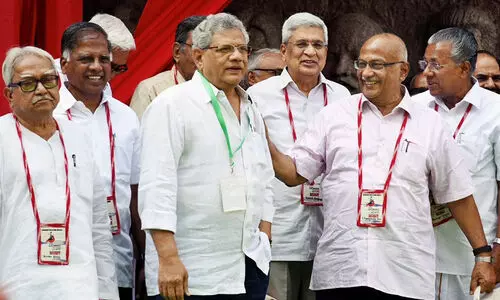 വിധേയസമ്പദ്ഘടനയുടെ നടത്തിപ്പുകാർ