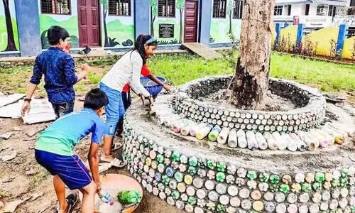 പ്ലാസ്റ്റിക് മാലിന്യം കുപ്പിയിലാക്കി ഇരിപ്പിടങ്ങൾ തീർത്ത് കുട്ടികൾ പ്ലാസ്റ്റിക് മാലിന്യം കുപ്പിയിലാക്കി ഇരിപ്പിടങ്ങൾ തീർത്ത് കുട്ടികൾ