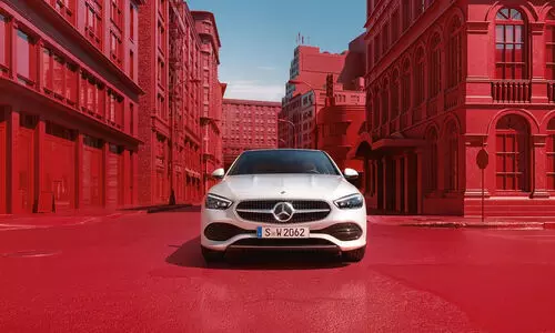 പുതിയ മെഴ്സിഡസ് ബെൻസ് സി ക്ലാസ് മെയ് പത്തിന് ഇന്ത്യയിൽ പുറത്തിറക്കും; ബുക്കിങ് ആരംഭിച്ചു