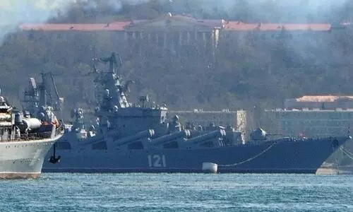 റഷ്യൻ പടക്കപ്പൽ മിസൈലാക്രമണത്തിൽ തകർന്നു