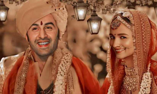 ആലിയ ഭട്ടും രൺബീർ കപൂറും വിവാഹിതരായി