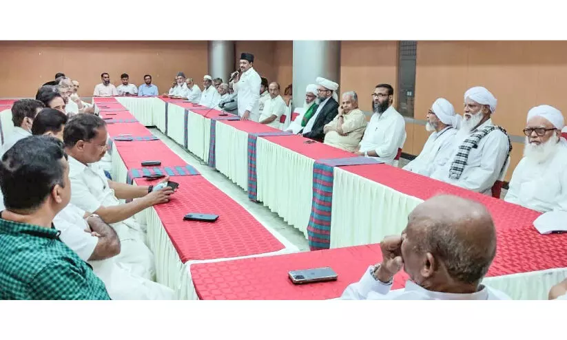 ഹൈദരലി തങ്ങളുടെ സ്മരണയിൽ സാദിഖലി തങ്ങളുടെ ഇഫ്താർ