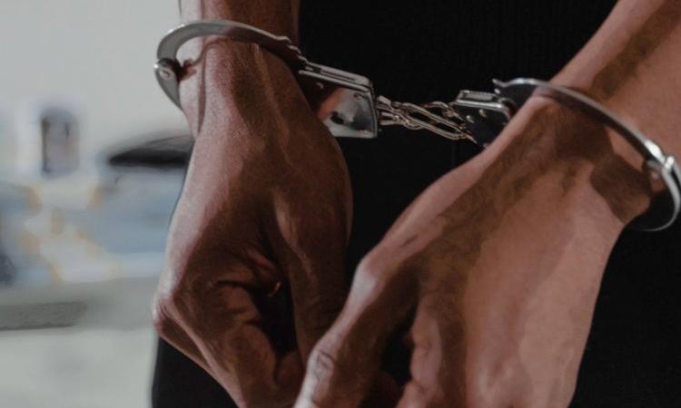 ക്ഷേത്രഫണ്ടിൽനിന്ന് 25 ലക്ഷം സ്വന്തം അക്കൗണ്ടിലാക്കി; കർണാടകയിൽ ഉദ്യോഗസ്ഥൻ അറസ്റ്റിൽ ക്ഷേത്രഫണ്ടിൽനിന്ന് 25 ലക്ഷം സ്വന്തം അക്കൗണ്ടിലാക്കി; കർണാടകയിൽ ഉദ്യോഗസ്ഥൻ അറസ്റ്റിൽ