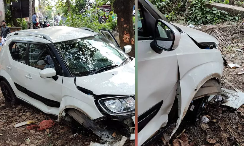 രാമനാട്ടുകര ബൈപാസിൽ കാർ നിയന്ത്രണംവിട്ട് മറിഞ്ഞു രാമനാട്ടുകര ബൈപാസിൽ കാർ നിയന്ത്രണംവിട്ട് മറിഞ്ഞു