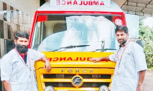 ക​നി​വ് 108 ആം​ബു​ല​ൻ​സ് ജീ​വ​ന​ക്കാ​രു​ടെ പ​രി​ച​ര​ണം; ആ​ദി​വാ​സി യു​വ​തി​ക്ക് വീ​ട്ടി​ൽ സു​ഖ​പ്ര​സ​വം