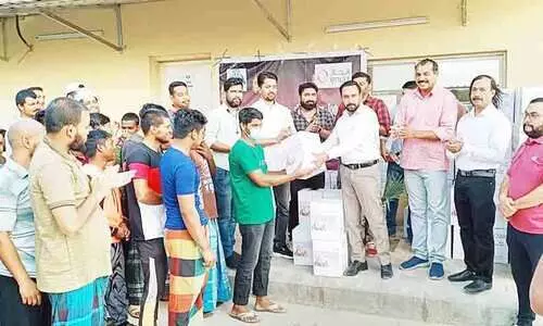 കൊ​യി​ലാ​ണ്ടി കൂ​ട്ടം-​ഇ​ൻ​ജാ​സ് ബാ​ങ്ക് റ​മ​ദാ​ൻ കി​റ്റ് വി​ത​ര​ണം