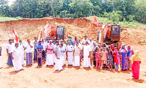 സ്റ്റോപ് മെമ്മോ കാറ്റില്‍പറത്തി മണ്ണെടുപ്പ്; സി.പി.എമ്മിന്‍റെ നേതൃത്വത്തില്‍ തടഞ്ഞു