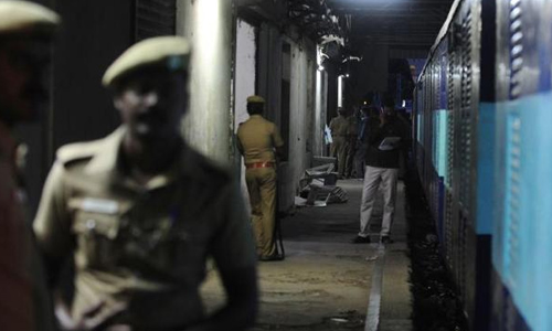 ട്രെയിനില് കടത്തിക്കൊണ്ടുവന്ന 14.79 ലിറ്റര് മദ്യം പിടികൂടി ട്രെയിനില് കടത്തിക്കൊണ്ടുവന്ന 14.79 ലിറ്റര് മദ്യം പിടികൂടി