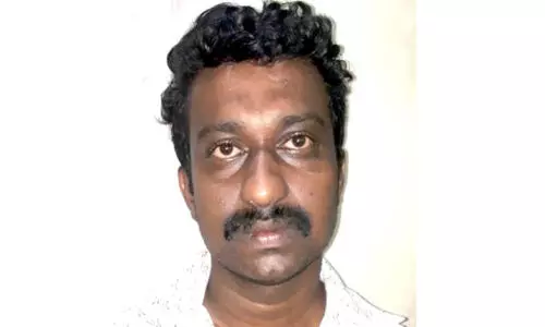 കു​ടും​ബ കോ​ട​തി​യി​ല്‍ കേ​സ് ന​ൽ​കി​യ​തി​ന്​ യു​വ​തി​യു​ടെ വീ​ടാ​ക്ര​മി​ച്ച യു​വാ​വ് അ​റ​സ്റ്റി​ൽ