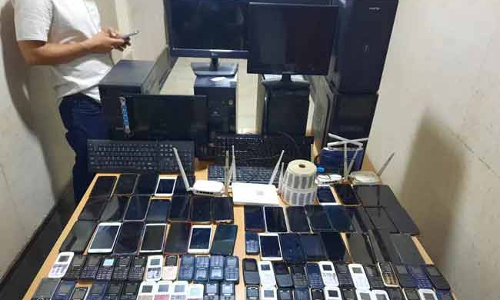 വ്യാജ കോൾ സെന്ററിൽ റെയ്ഡ്; എട്ട് പേർ അറസ്റ്റിൽ