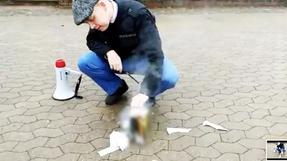 സ്വീഡനിൽ തീവ്ര വലതുപക്ഷ പാർട്ടി നേതാവ് പൊതുസ്ഥലത്ത് ഖുർആൻ കത്തിച്ചു