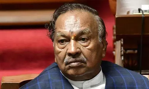 രാജിക്ക് പിന്നാലെ കരാറുകാരന്‍റെ മരണത്തിൽ അന്വേഷണം നടത്തണമെന്ന് മുഖ്യമന്ത്രിയോട് ഈശ്വരപ്പ