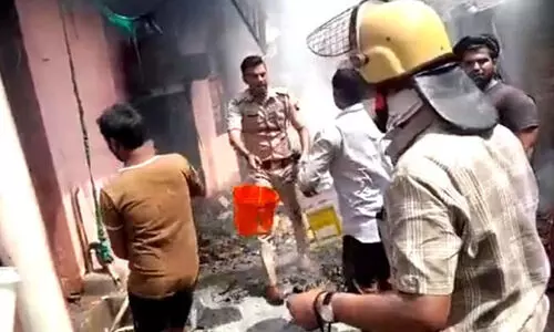 ഹിന്ദു യുവതിക്കൊപ്പം പോയ മുസ്ലിം യുവാവിന്‍റെ വീട് ഹിന്ദുത്വ പ്രവർത്തകർ കത്തിച്ചു