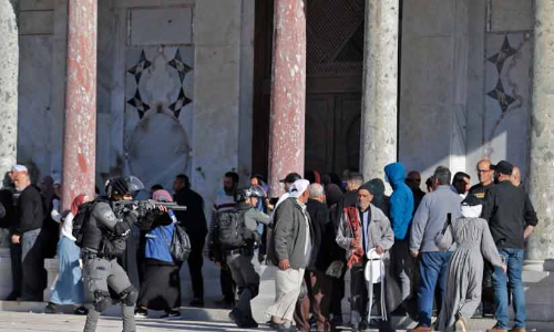 Israeli forces attacks Al-Aqsa mosque
