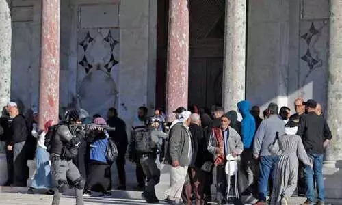 Israeli forces attacks Al-Aqsa mosque