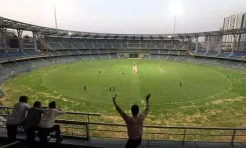 Man sneaks into India to watch IPL Man sneaks into India to watch IPL
