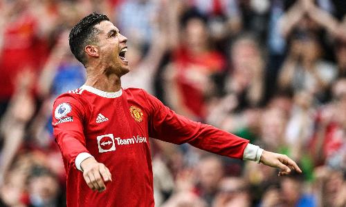 റൊണാൾഡോയുടെ ഹാട്രിക് രക്ഷയായി; യുനൈറ്റഡിന് ജയം റൊണാൾഡോയുടെ ഹാട്രിക് രക്ഷയായി; യുനൈറ്റഡിന് ജയം