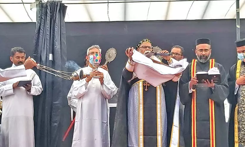 പീ​ഡാ​സ​ഹ​ന​ത്തി​​ന്‍റെ ഓ​ർ​മ പു​തു​ക്കി ദുഃ​ഖ​വെ​ള്ളി ആ​ച​രി​ച്ചു