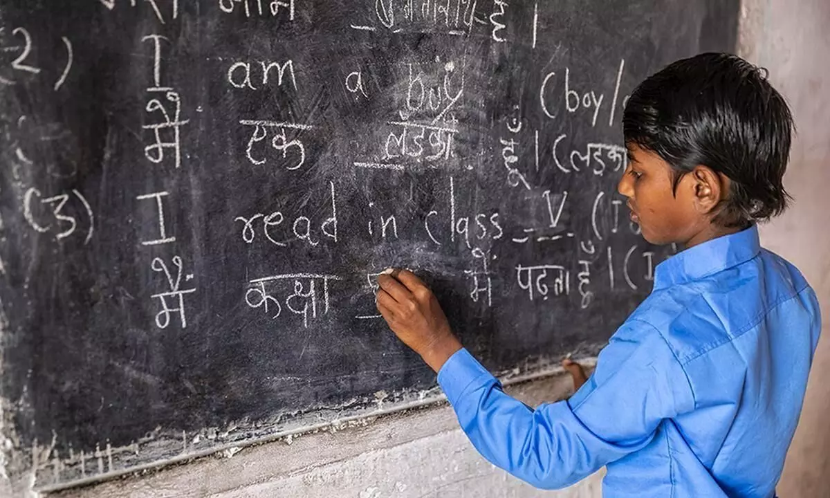 ഇന്ത്യക്കാർ ഹിന്ദി സംസാരിക്കണം; അമിത് ഷായെ തിരിഞ്ഞുകൊത്തി കണക്കുകൾ ഇന്ത്യക്കാർ ഹിന്ദി സംസാരിക്കണം; അമിത് ഷായെ തിരിഞ്ഞുകൊത്തി കണക്കുകൾ