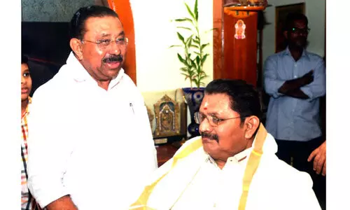 വിക്രമിനെ കാണാന്‍ ഞാനും കാത്തിരിക്കുന്നെന്ന് ഹസന്‍; പുഞ്ചിരി തൂകി ജഗതി