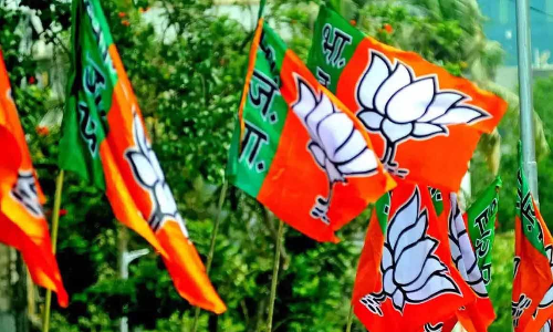 തൃശൂർ മോഡൽ വിഷുകൈനീട്ടം ബി.ജെ.പി ചെങ്ങന്നൂരിലും നടപ്പിലാക്കിയെന്ന് സി.പി.എം