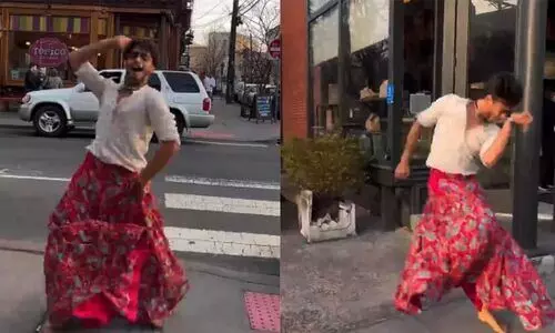 സ്റ്റീരിയോടൈപ്പുകൾ തകർത്ത് പാവാട ധരിച്ച് തെരുവിലൂടെ നൃത്തംചെയ്ത് യുവാവ്, വിഡിയോ വൈറൽ സ്റ്റീരിയോടൈപ്പുകൾ തകർത്ത് പാവാട ധരിച്ച് തെരുവിലൂടെ നൃത്തംചെയ്ത് യുവാവ്, വിഡിയോ വൈറൽ