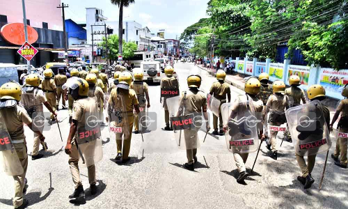 ഇരട്ടക്കൊല: പൊലീസ്​ വലയത്തിൽ പാലക്കാട്​, കനത്ത ജാഗ്രത