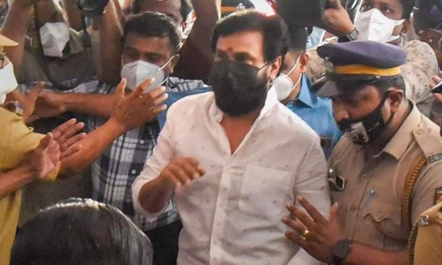 നടിയെ ആക്രമിച്ച കേസിലെ രഹസ്യരേഖകൾ; ദിലീപിനോട്​ വിശദീകരണം തേടണമെന്ന്​ പ്രോസിക്യൂഷൻ