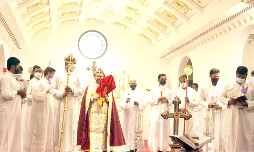 ഈസ്റ്റർ: വാരാന്ത്യ അവധി ആഘോഷമാക്കി വിശ്വാസികൾ