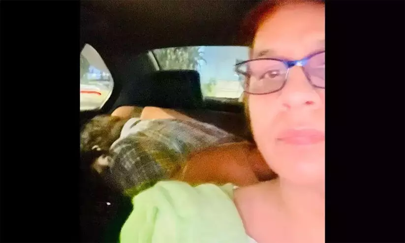 നമസ്കരിക്കാനായി ഊബർ ഡ്രൈവർക്ക് സൗകര്യമൊരുക്കി കൊടുത്ത യുവതിയുടെ കുറിപ്പ് വൈറലാകുന്നു നമസ്കരിക്കാനായി ഊബർ ഡ്രൈവർക്ക് സൗകര്യമൊരുക്കി കൊടുത്ത യുവതിയുടെ കുറിപ്പ് വൈറലാകുന്നു