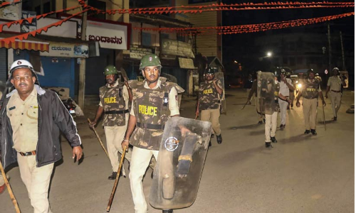 ഹുബ്ബള്ളി അക്രമം: 40ലേറെ പേർ അറസ്റ്റിൽ,   നഗരത്തിൽ നിരോധനാജ്ഞ