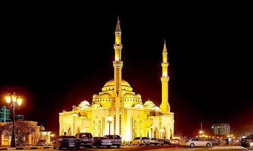 പ്രകാശം പരത്തുന്ന അൽനൂർ മസ്ജിദ് പ്രകാശം പരത്തുന്ന അൽനൂർ മസ്ജിദ്